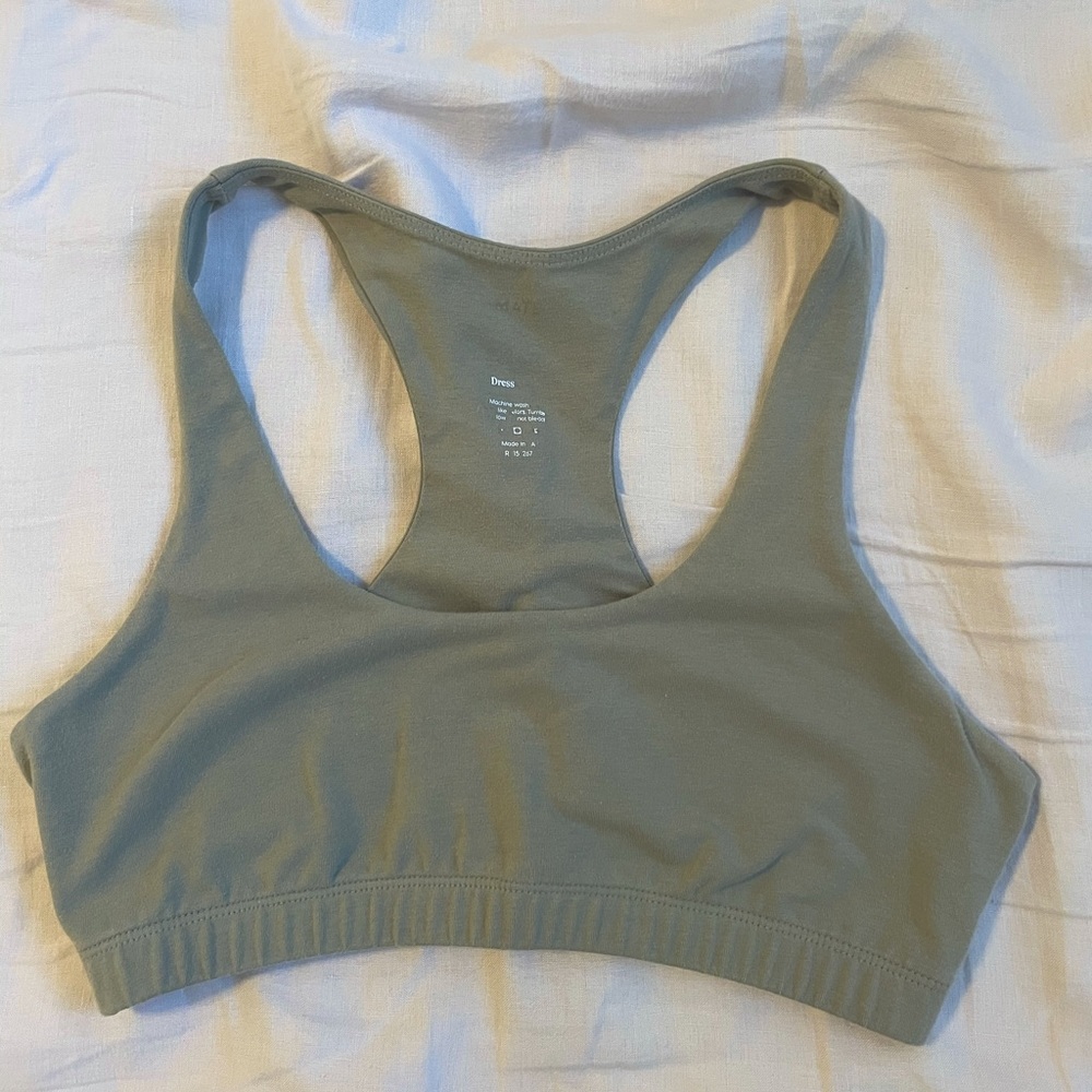 MATE moves 100% organic cotton sports bra in sage